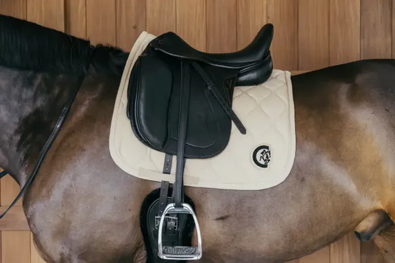 Kentucky Saddle Pad Wave 3D Logo Dressage